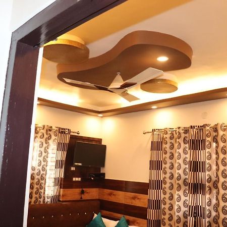 Hotel Famous หริทวาร ภายนอก รูปภาพ