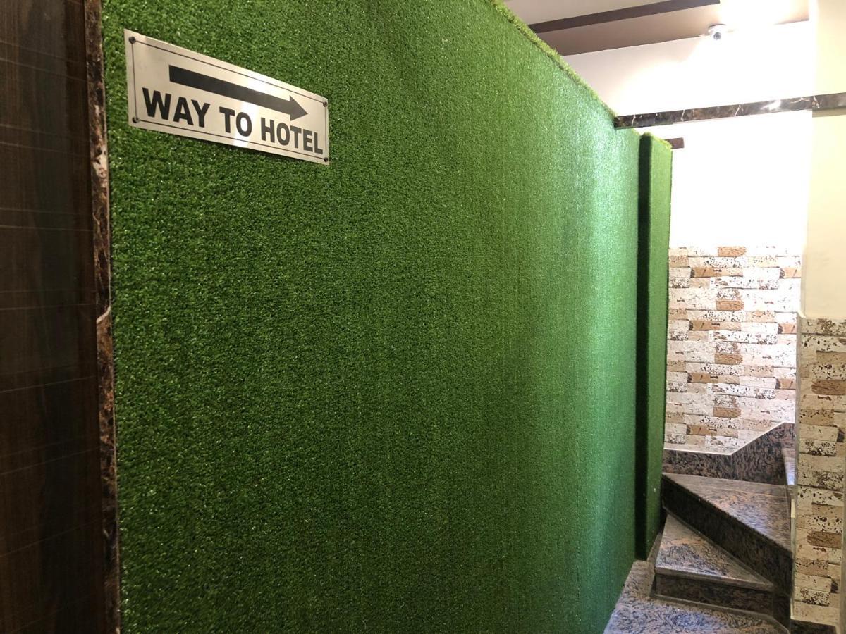 Hotel Famous หริทวาร ภายนอก รูปภาพ