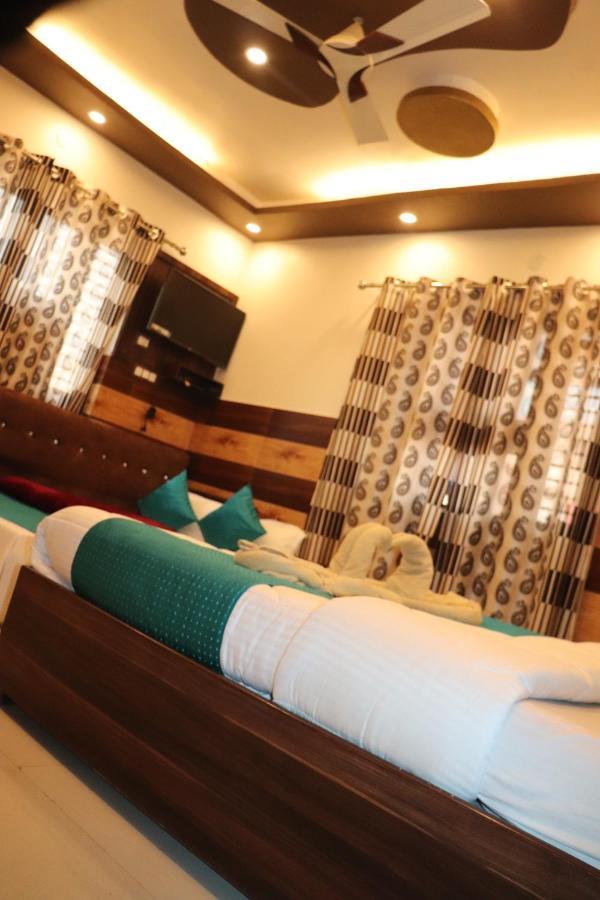 Hotel Famous หริทวาร ภายนอก รูปภาพ