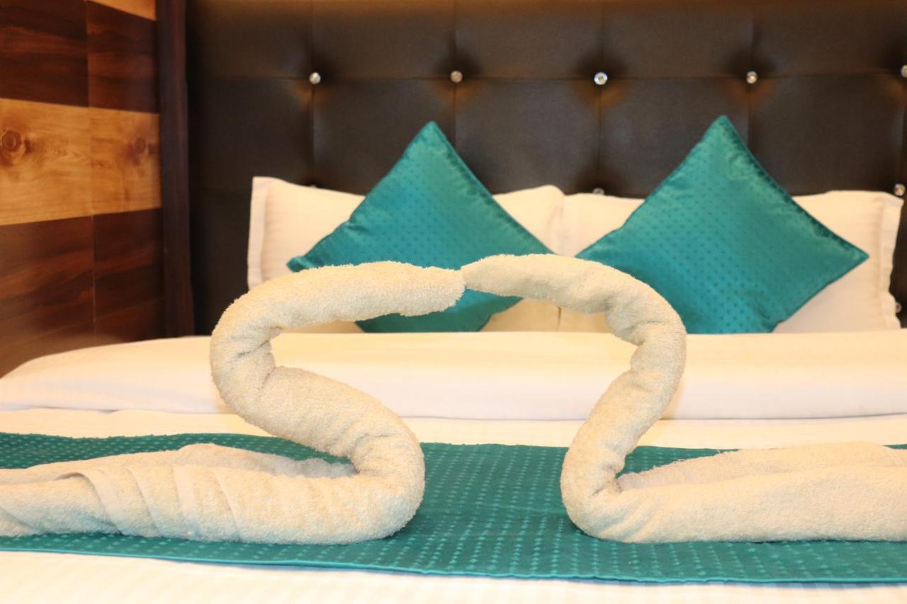 Hotel Famous หริทวาร ภายนอก รูปภาพ