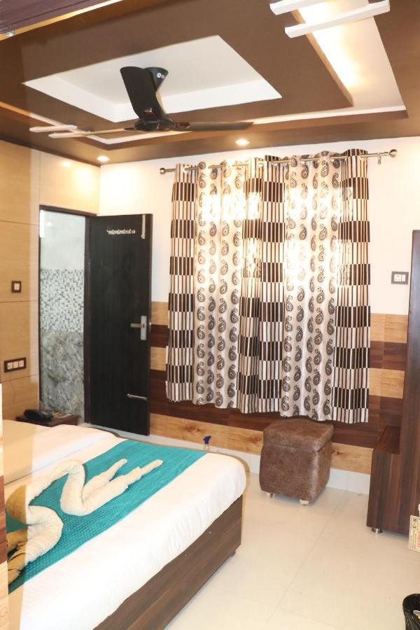 Hotel Famous หริทวาร ภายนอก รูปภาพ